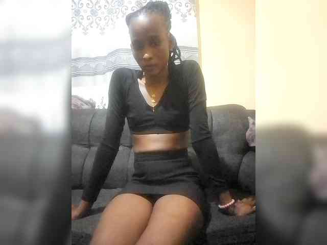 Littleslutdiva webcam