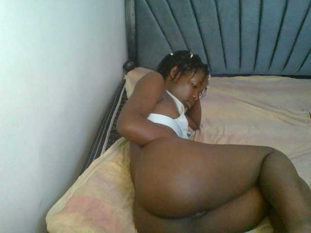 Kinkyaria's BongaCams show and profile