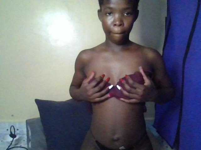 Kinkyaria's BongaCams show and profile