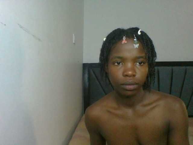 Kinkyaria – webcam model profile photo