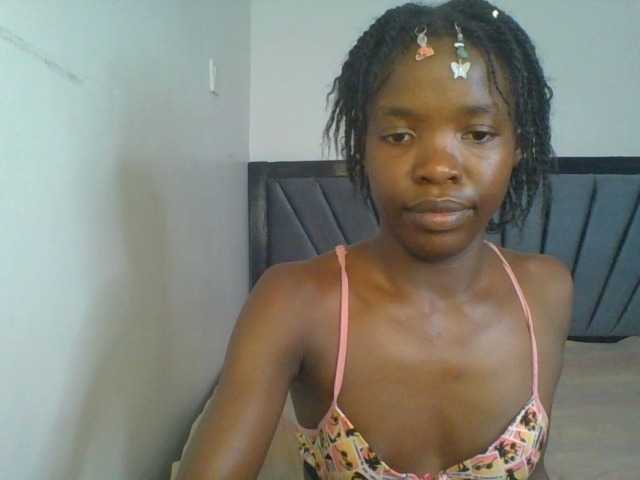 Kinkyaria's BongaCams show and profile