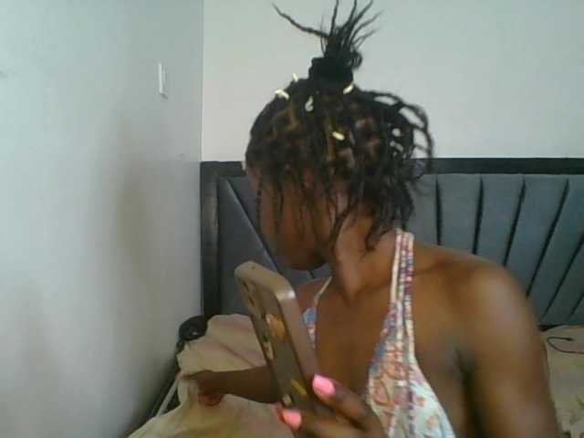 Kinkyaria's BongaCams show and profile