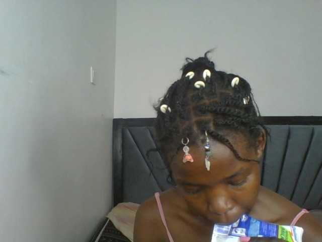 Kinkyaria's BongaCams show and profile