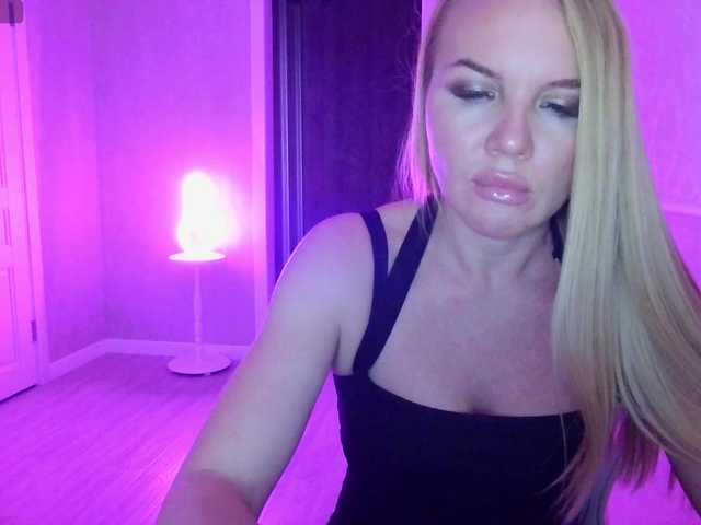 Alesia77 live cam profile