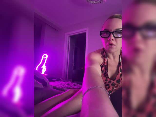 Alesia77's BongaCams show and profile