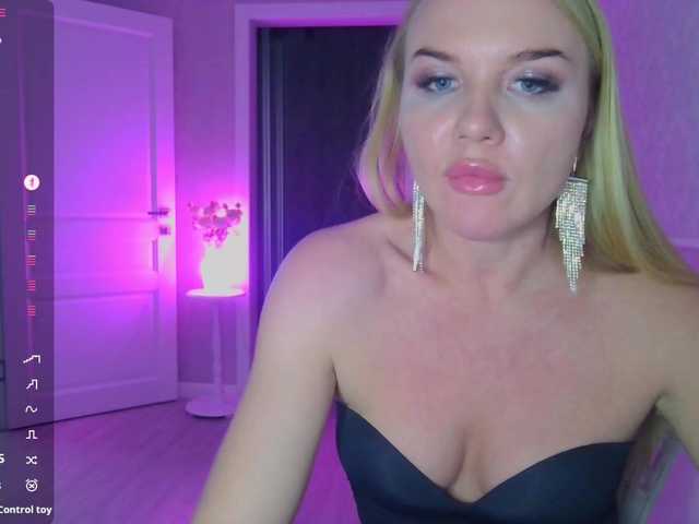 DOMINATRIX77 webcam