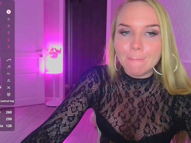 DOMINATRIX77 webcam