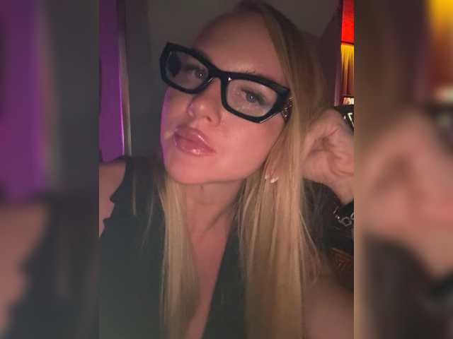 Alesia77's BongaCams show and profile