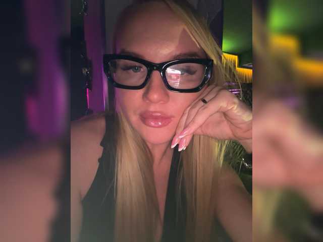 Alesia77's BongaCams show and profile