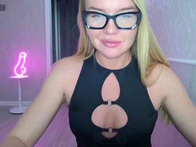 DOMINATRIX77 webcam