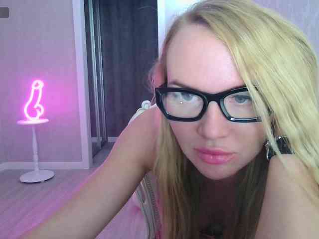 DOMINATRIX77 webcam