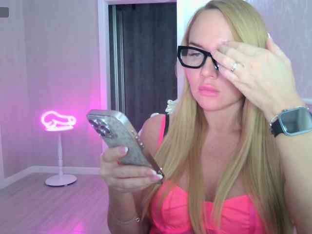 Alesia77 Live Webcam on BongaCams