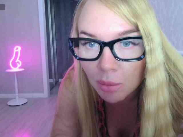 DOMINATRIX77 webcam