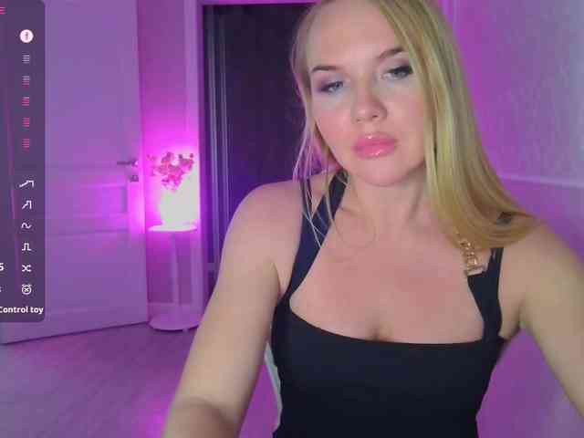 DOMINATRIX77 webcam