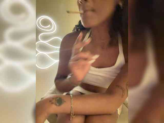 kushgurll webcam