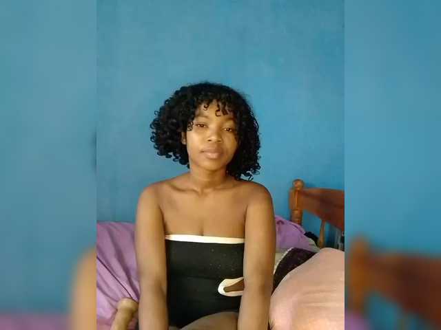 Camilla18's BongaCams show and profile