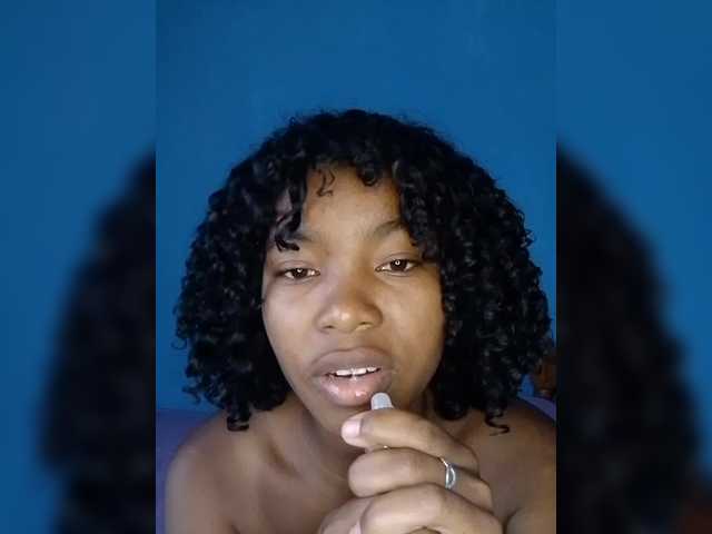 Camilla18's BongaCams show and profile