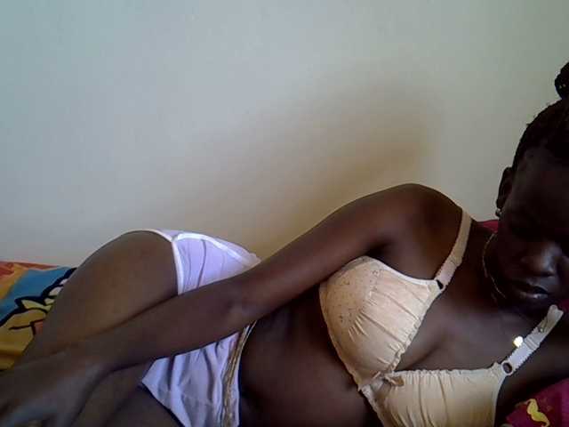 Ebonytrendy's BongaCams show and profile