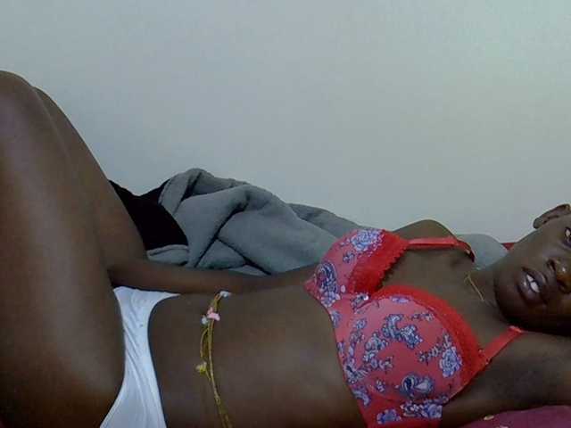 Ebonytrendy's BongaCams show and profile