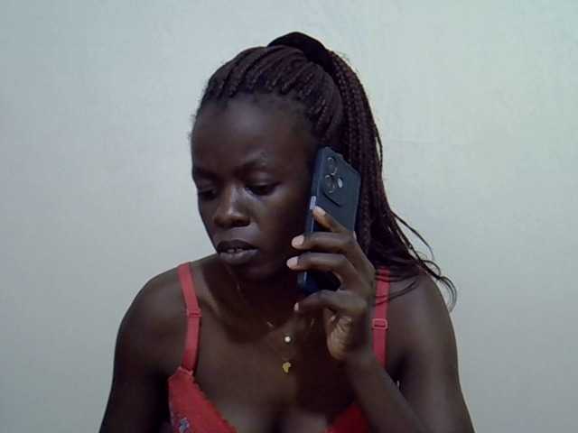 Ebonytrendy from BongaCams