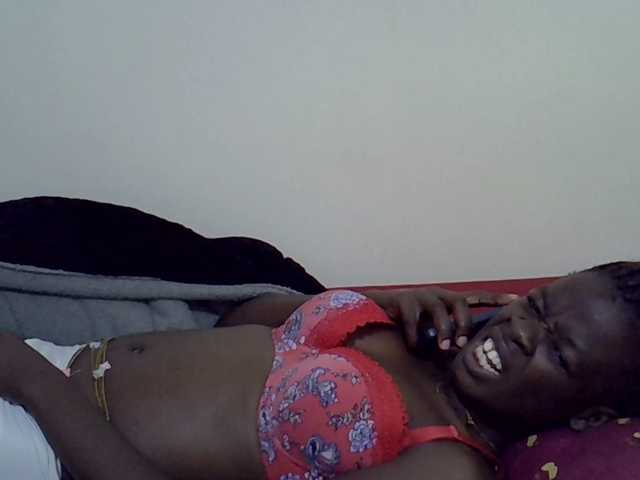 Ebonytrendy's BongaCams show and profile