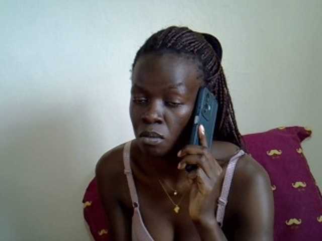 Ebonytrendy's BongaCams show and profile