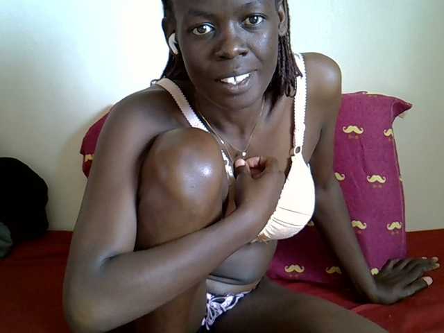 Ebonytrendy's BongaCams show and profile