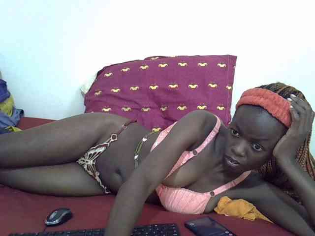 Ebonytrendy webcam