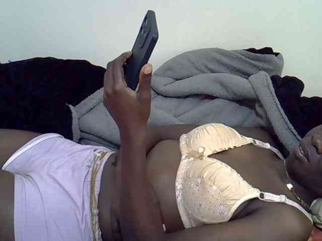 Ebonytrendy webcam
