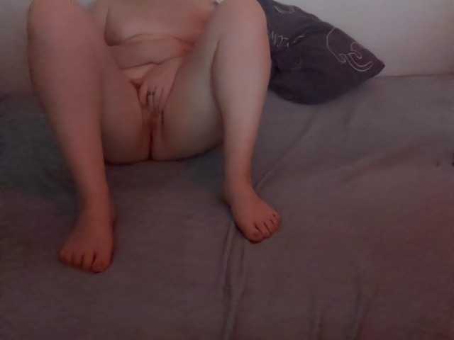 Kuzzia23-'s BongaCams show and profile