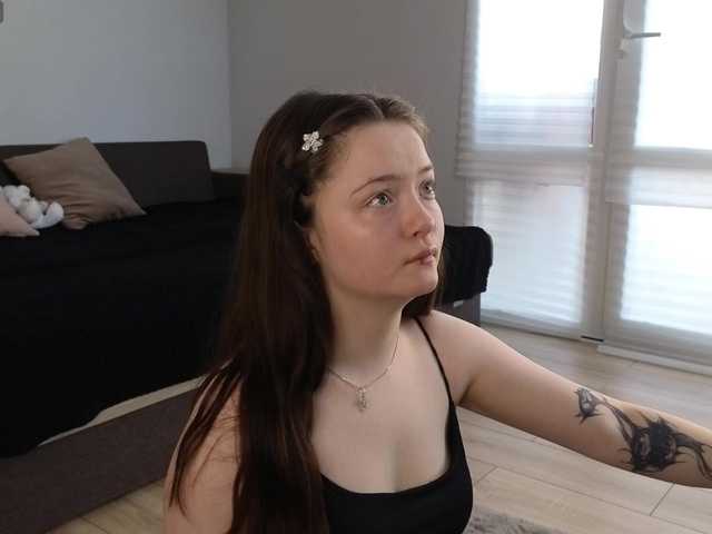 MillaKowal's BongaCams show and profile