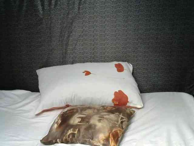 Prettycarl257-1 webcam