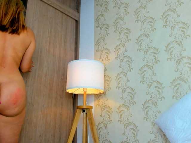 MAHIAMONTENEGRO's BongaCams show and profile