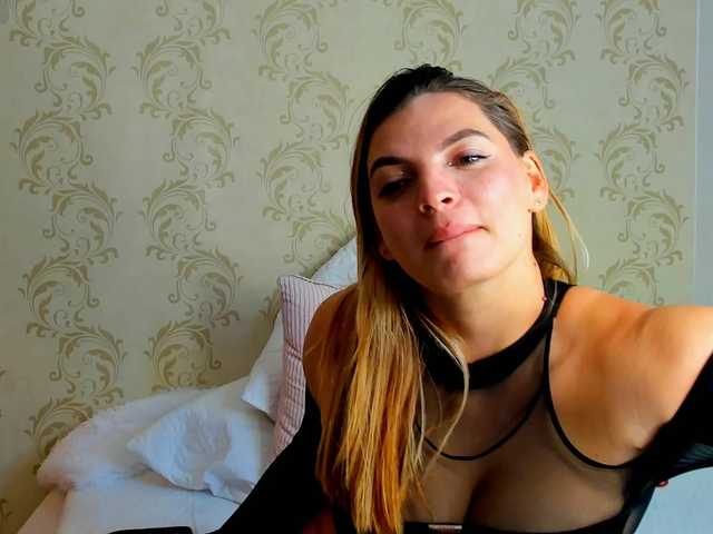 MAHIAMONTENEGRO from BongaCams is Freechat