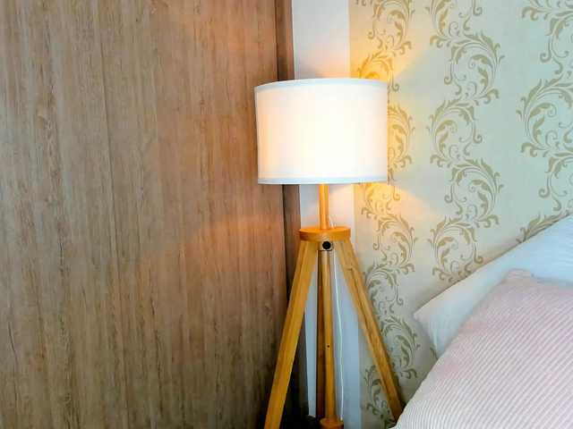 MAHIAMONTENEGRO's BongaCams show and profile