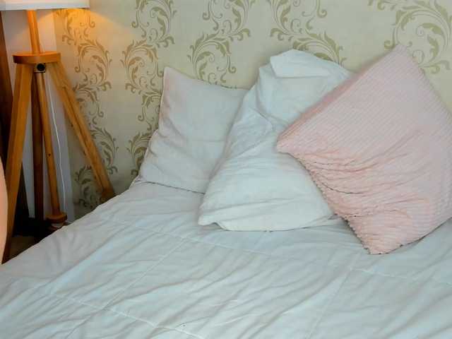 MAHIAMONTENEGRO's BongaCams show and profile