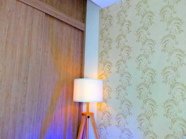 MAHIAMONTENEGRO's BongaCams show and profile