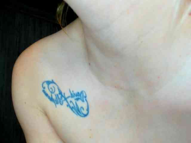 MAHIAMONTENEGRO webcam