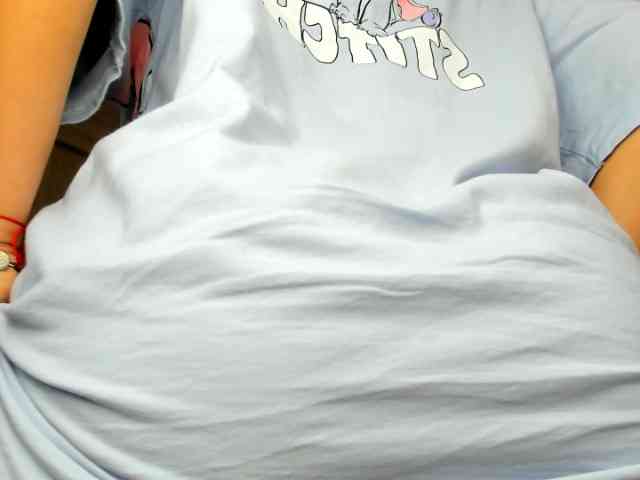 MAHIAMONTENEGRO webcam