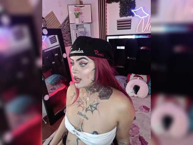 Nikiniki001's BongaCams show and profile