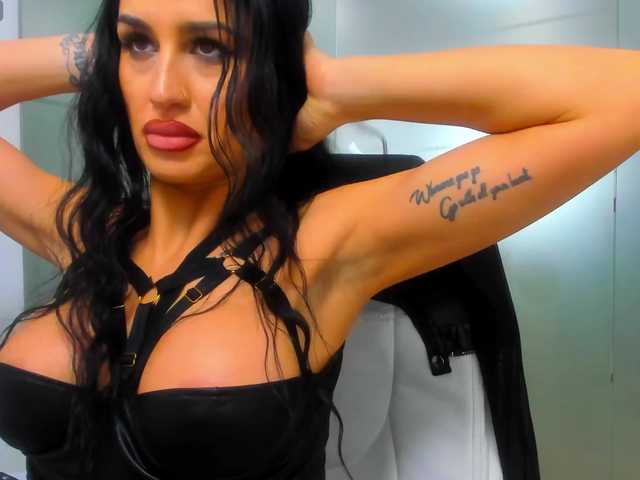 queenrafaelle's BongaCams show and profile