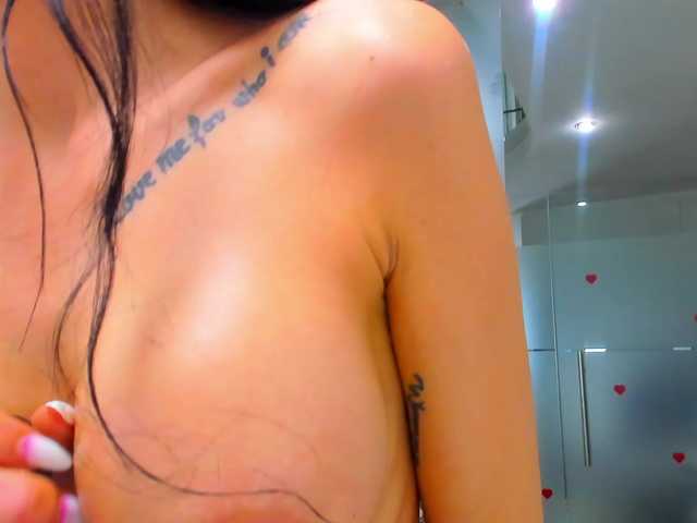 queenrafaelle's BongaCams show and profile