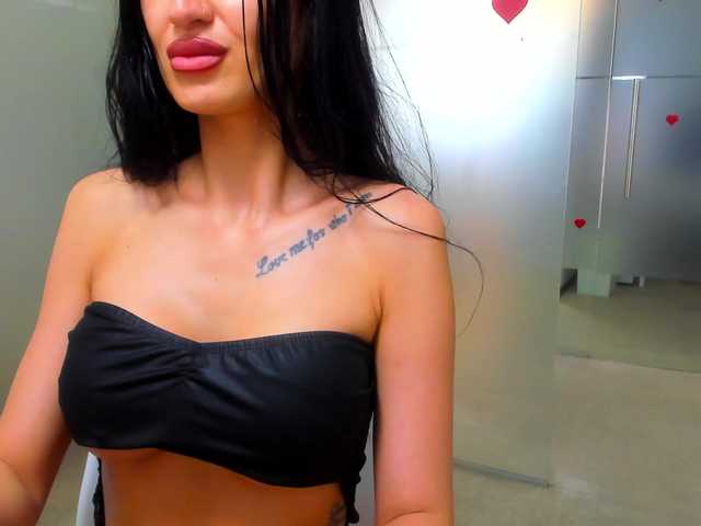 queenrafaelle's BongaCams show and profile