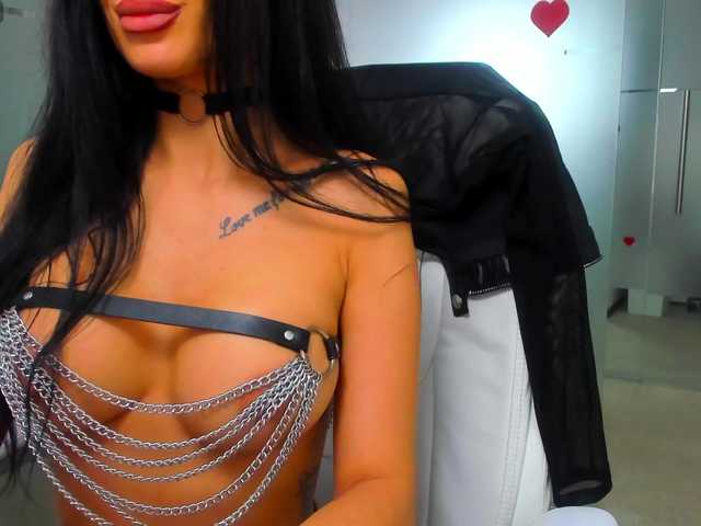 queenrafaelle's BongaCams show and profile