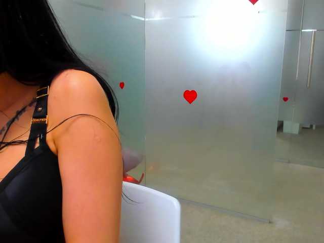 queenrafaelle's BongaCams show and profile