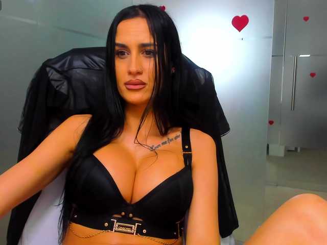 queenrafaelle's BongaCams show and profile