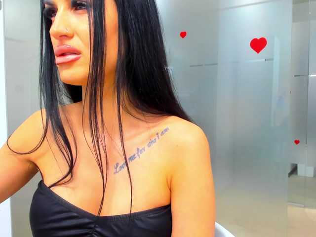 queenrafaelle's BongaCams show and profile