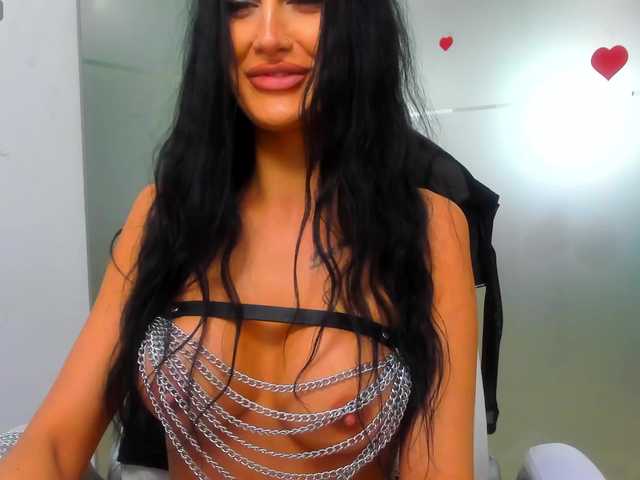 queenrafaelle's BongaCams show and profile