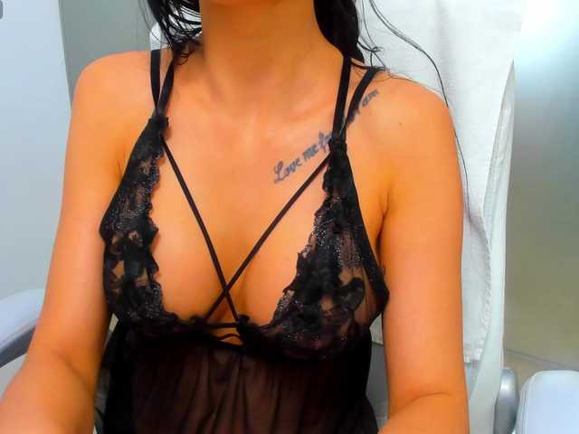 queenrafaelle's BongaCams show and profile