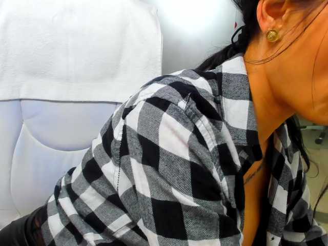 queenrafaelle's BongaCams show and profile